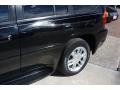 Black Onyx - Envoy Denali 4x4 Photo No. 27