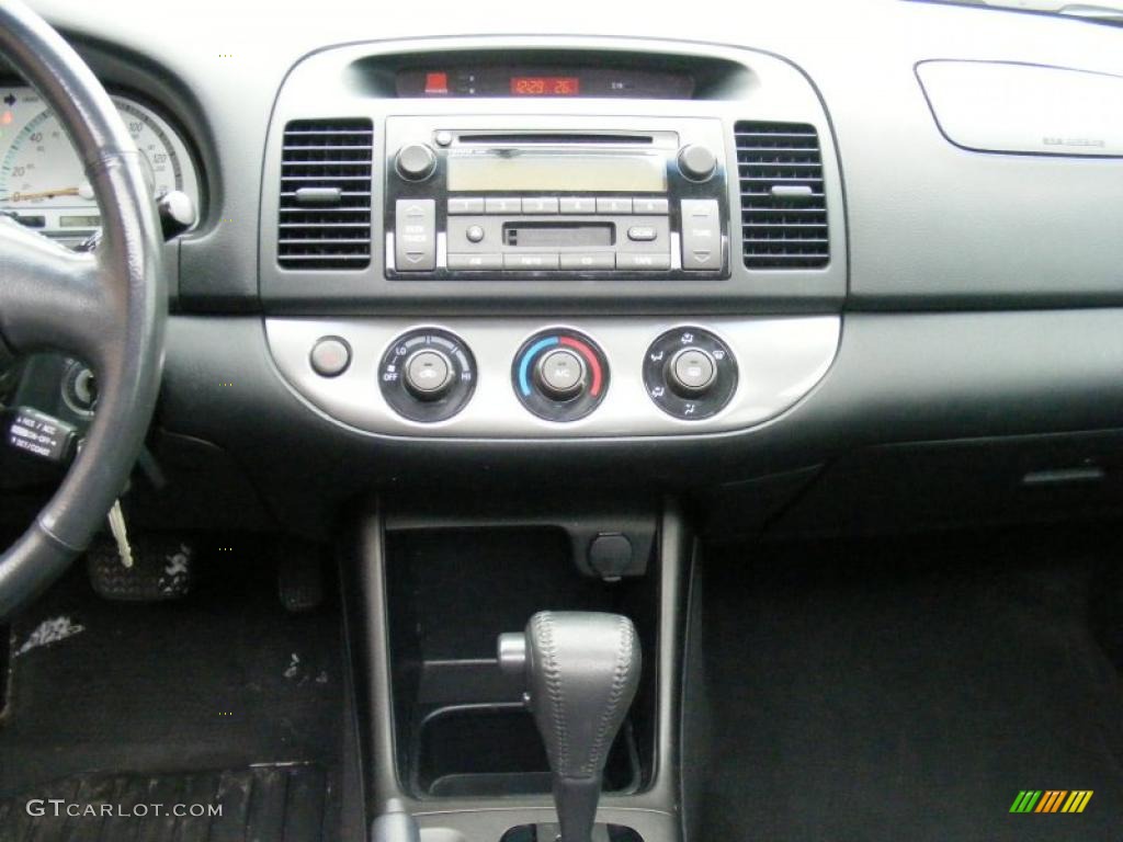 2003 Camry SE - Phantom Gray Pearl / Dark Charcoal photo #19
