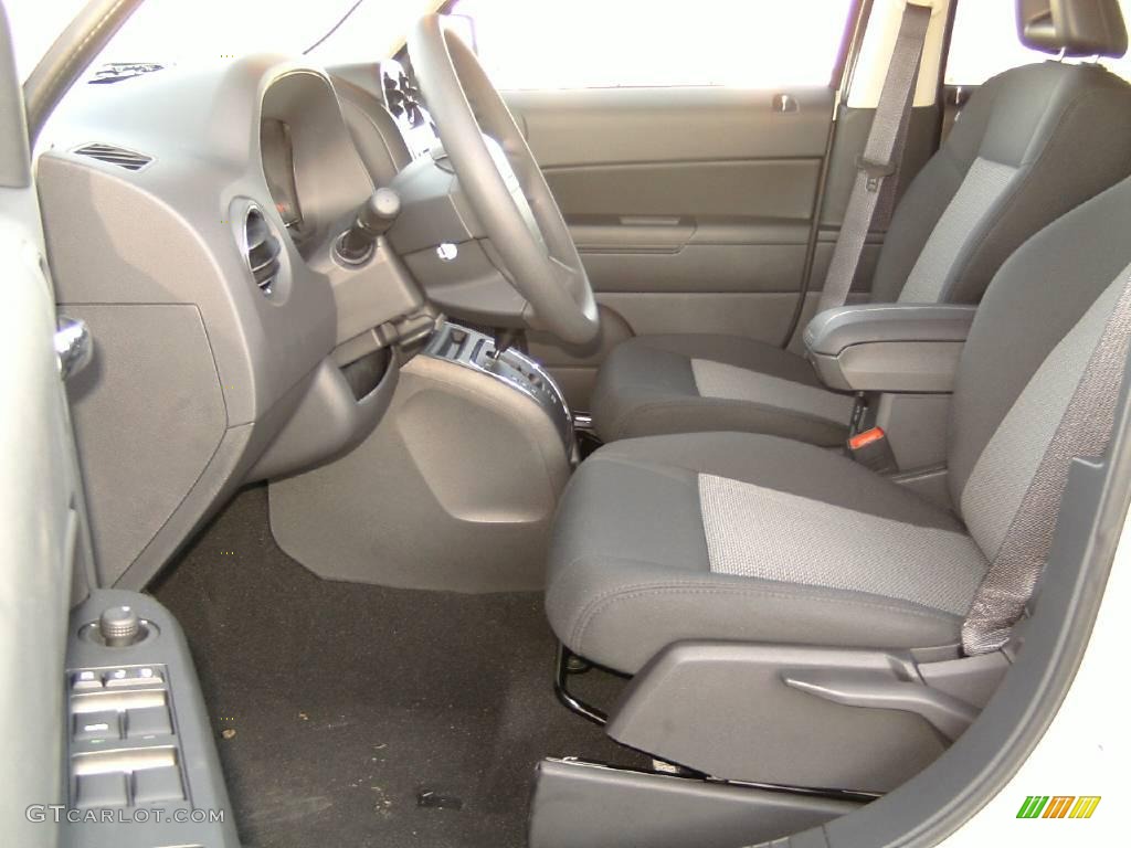 2009 Patriot Sport - Stone White / Dark Slate Gray/Medium Slate Gray photo #10