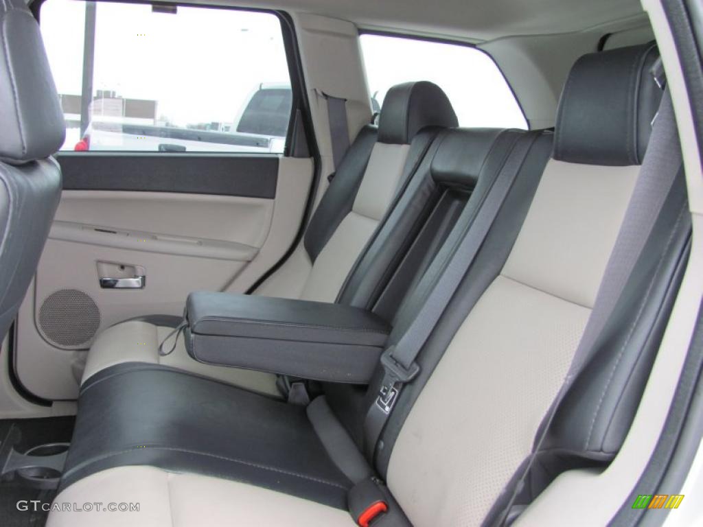 2008 Grand Cherokee Limited 4x4 - Bright Silver Metallic / Dark Slate Gray/Light Graystone photo #13