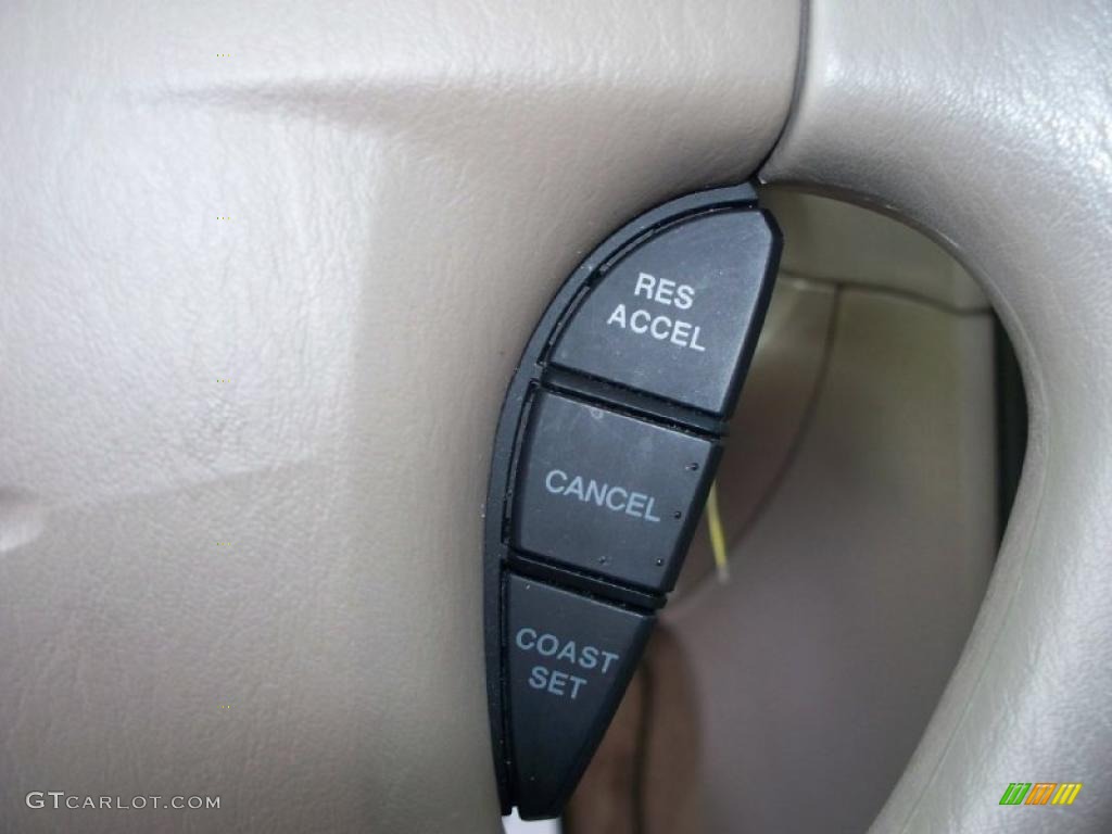 2005 Optima LX - Radiant Red / Beige photo #14