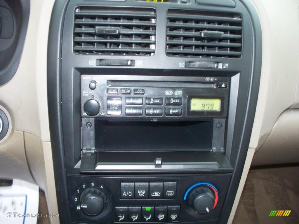 2005 Optima LX - Radiant Red / Beige photo #19