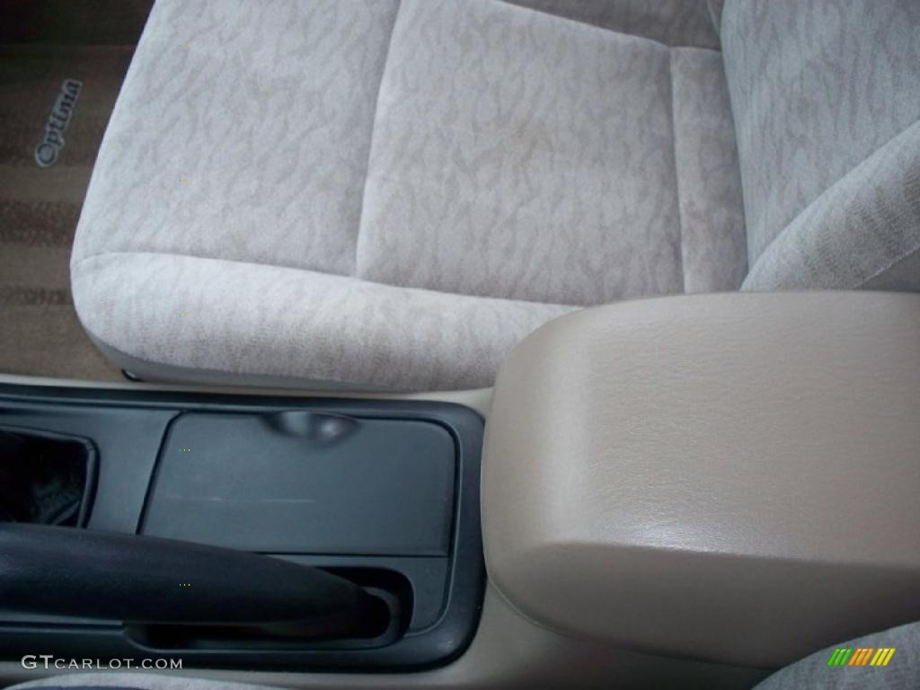 2005 Optima LX - Radiant Red / Beige photo #22