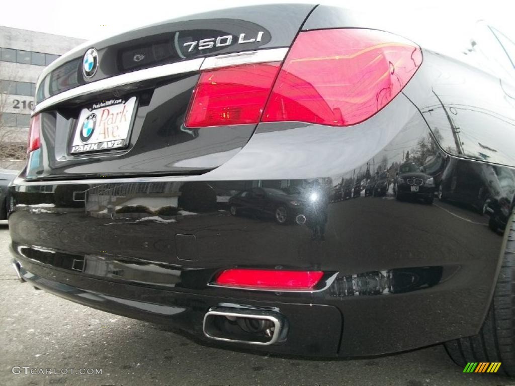 2011 BMW 7 Series 750Li Sedan Marks and Logos Photos