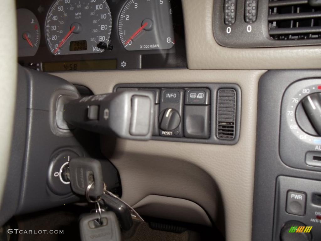 2000 V70 XC AWD - Mystic Silver Metallic / Light Taupe/Taupe photo #15
