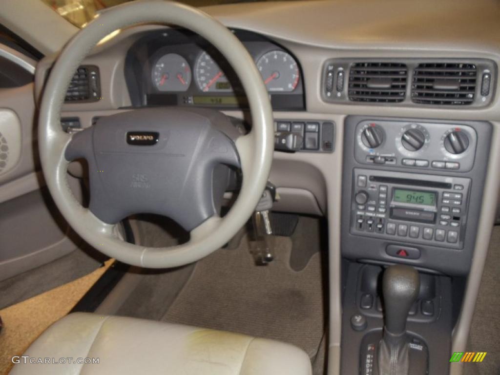 2000 V70 XC AWD - Mystic Silver Metallic / Light Taupe/Taupe photo #16