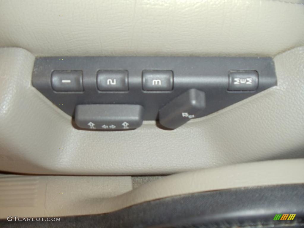 2000 V70 XC AWD - Mystic Silver Metallic / Light Taupe/Taupe photo #19