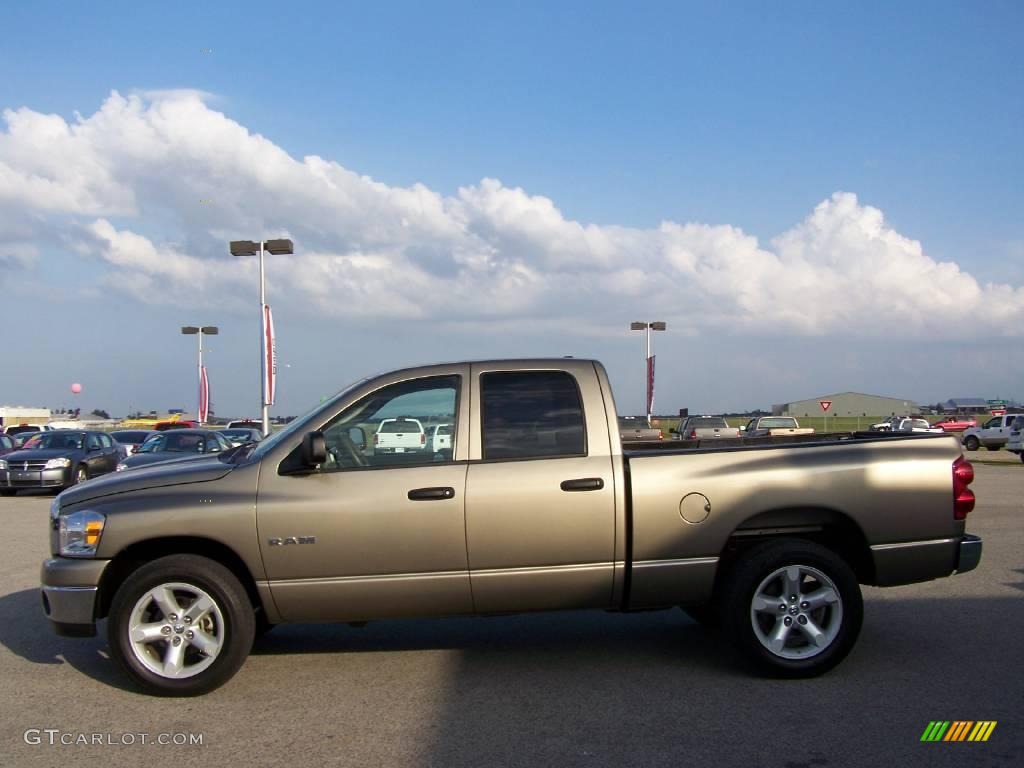 2008 Ram 1500 Big Horn Edition Quad Cab - Light Khaki Metallic / Khaki photo #6