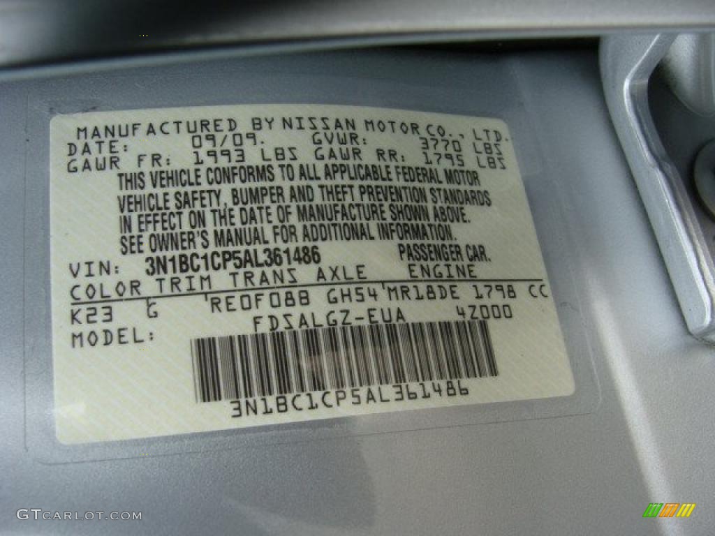 2010 Versa 1.8 SL Hatchback - Brilliant Silver Metallic / Charcoal photo #15