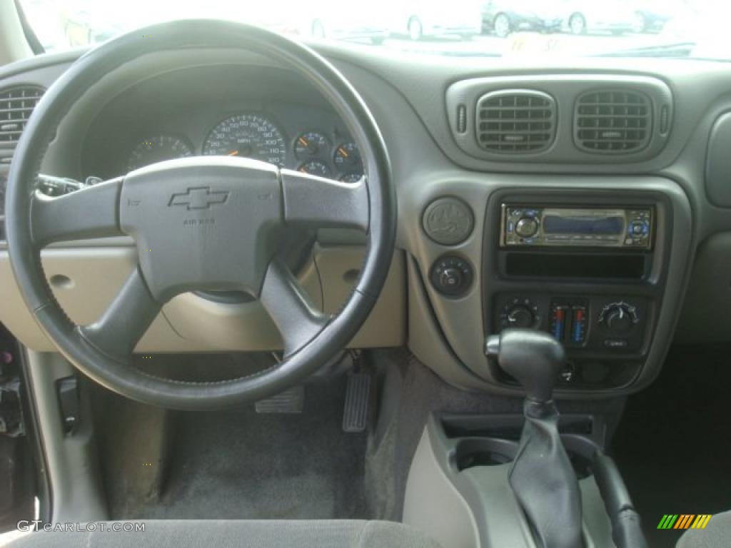2002 TrailBlazer LS - Onyx Black / Dark Pewter photo #14