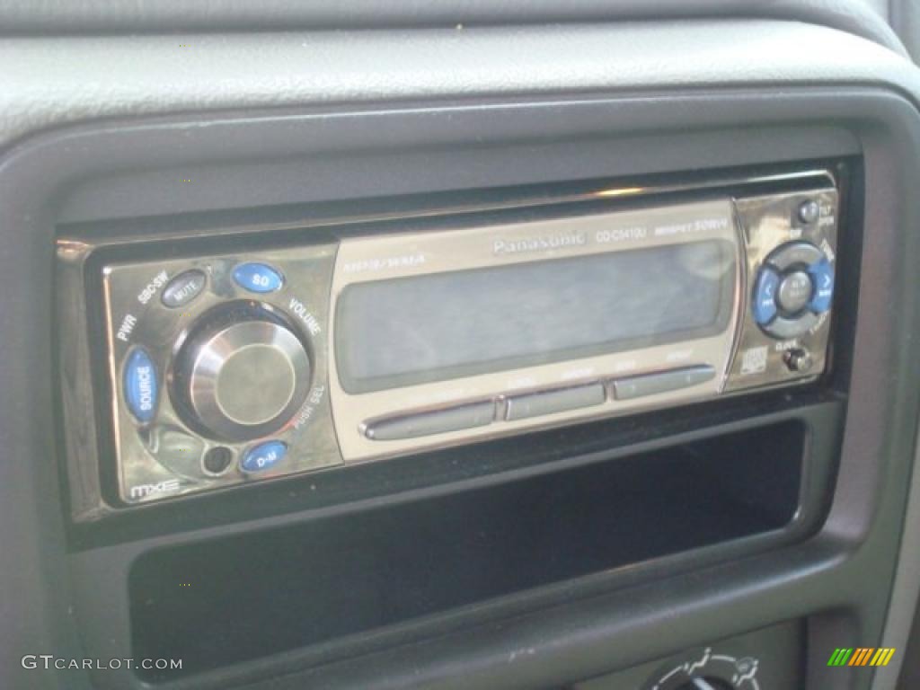 2002 TrailBlazer LS - Onyx Black / Dark Pewter photo #18
