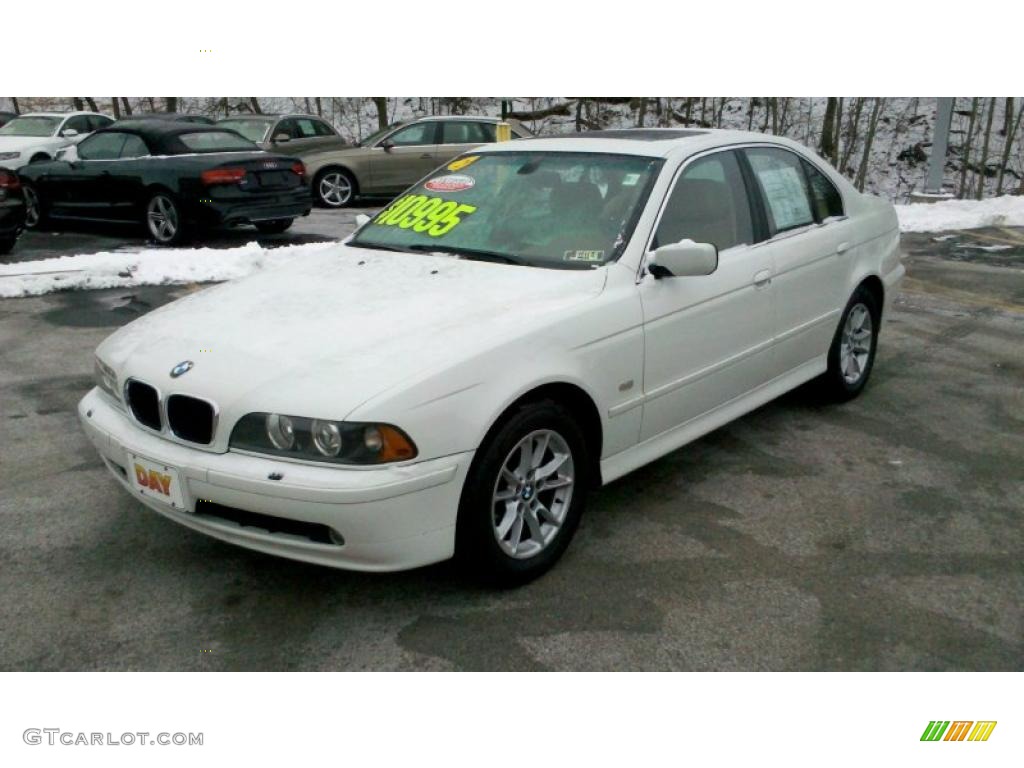 2003 5 Series 525i Sedan - Alpine White / Sand Beige photo #1