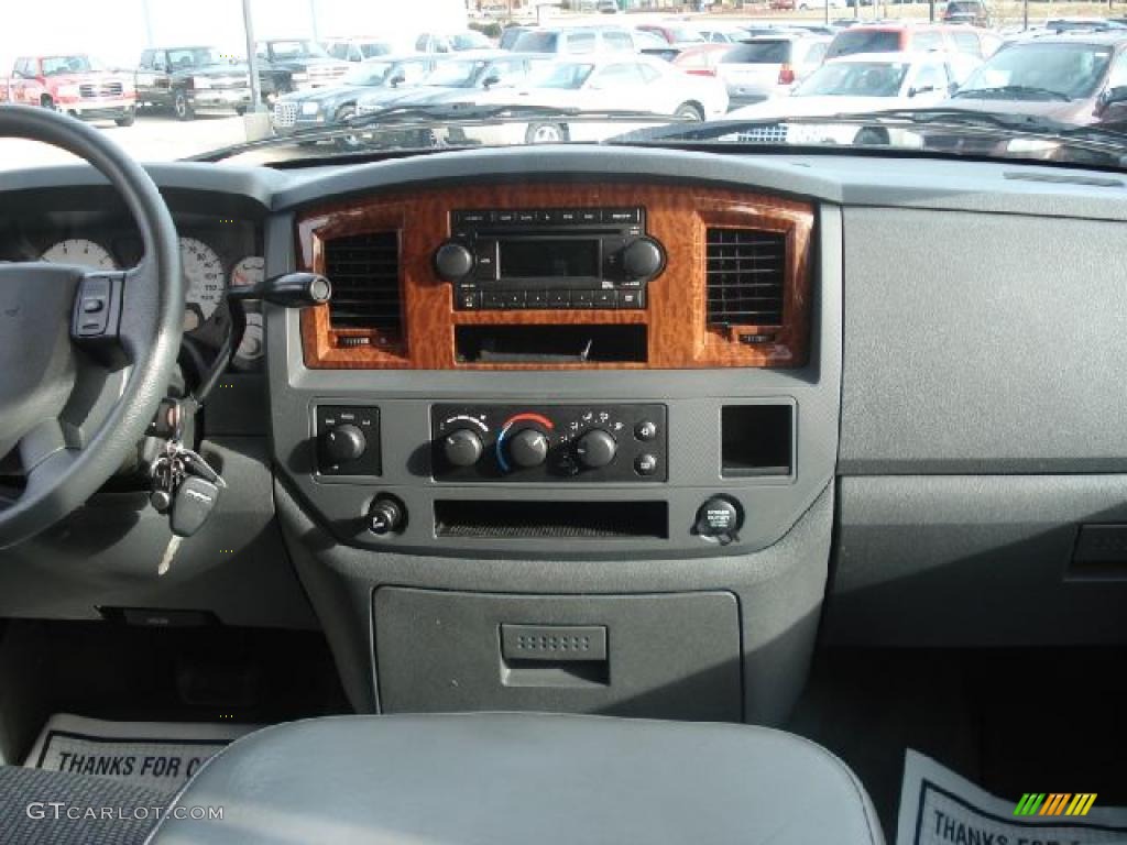 2006 Ram 1500 SLT Quad Cab 4x4 - Flame Red / Medium Slate Gray photo #28