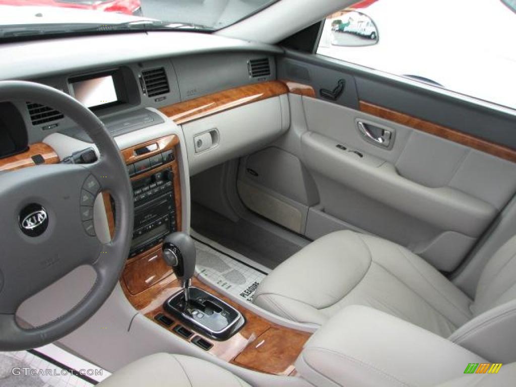 Gray Interior 2006 Kia Amanti Standard Amanti Model Photo #42869002
