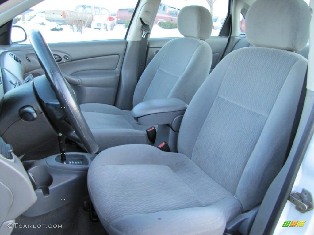 Medium Graphite Grey Interior 2001 Ford Focus SE Sedan Photo #42870938