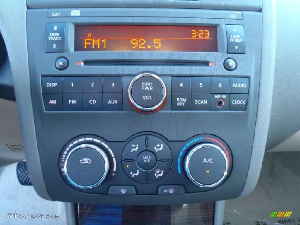 2011 Nissan Altima 2.5 S Coupe Controls Photo #42874531