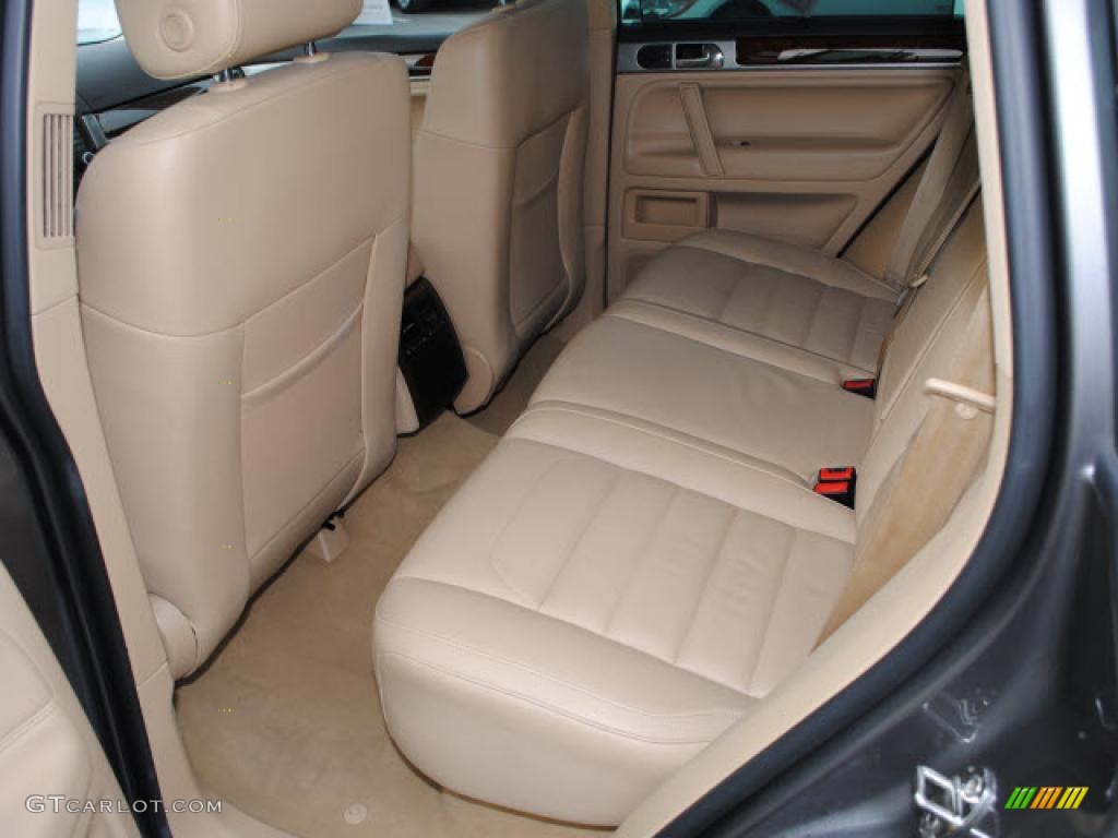 Pure Beige Interior 2008 Volkswagen Touareg 2 V8 Photo #42876537
