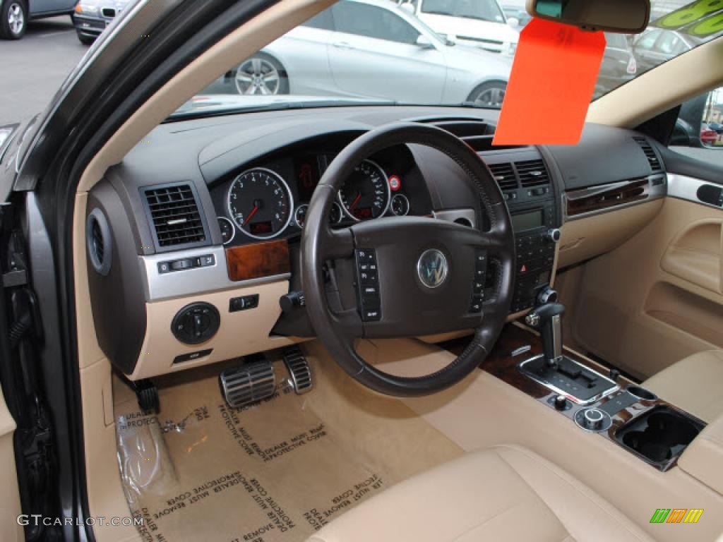 Pure Beige Interior 2008 Volkswagen Touareg 2 V8 Photo #42876563