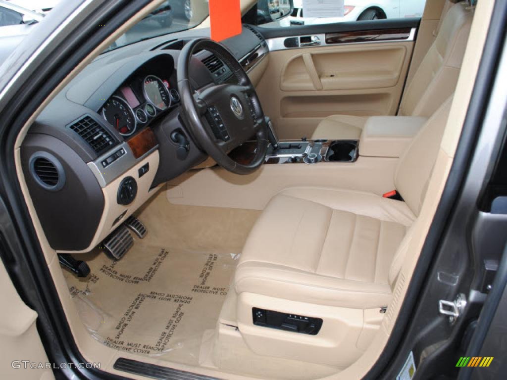 Pure Beige Interior 2008 Volkswagen Touareg 2 V8 Photo #42876579