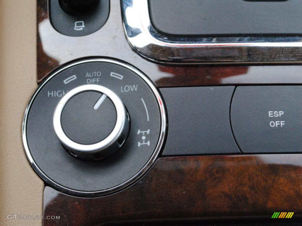 2008 Volkswagen Touareg 2 V8 Controls Photo #42876720