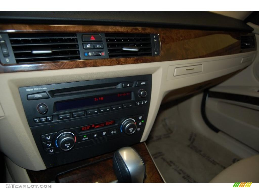 2009 3 Series 335i Sedan - Alpine White / Beige photo #32