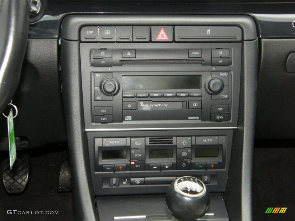 2004 Audi S4 4.2 quattro Sedan Controls Photo #42878597