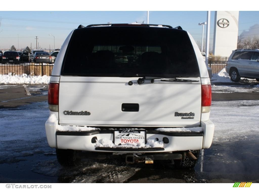 1998 Bravada AWD - White / Medium Gray photo #3