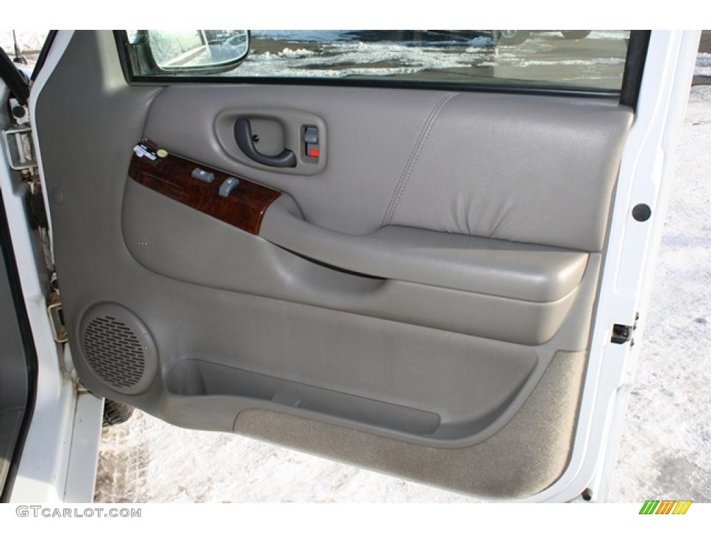 1998 Bravada AWD - White / Medium Gray photo #15