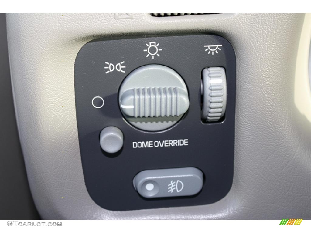 1998 Bravada AWD - White / Medium Gray photo #23