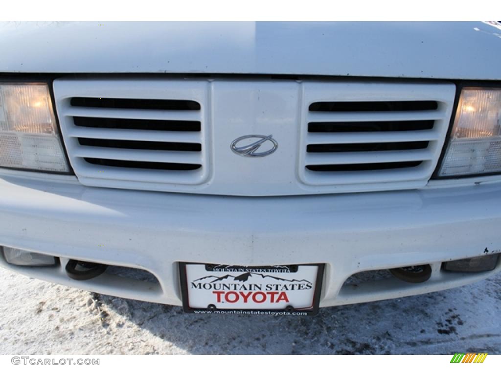 1998 Bravada AWD - White / Medium Gray photo #29
