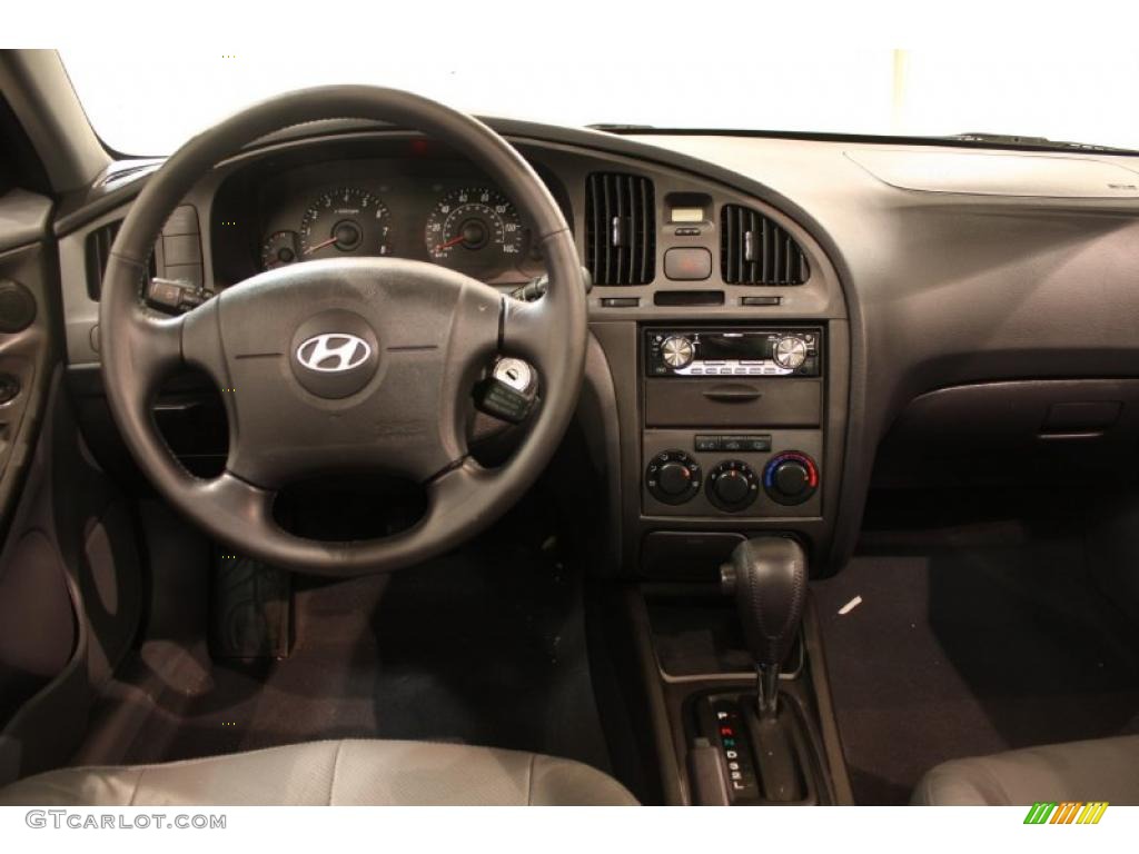 2006 Elantra GT Hatchback - Ebony Black / Gray photo #16