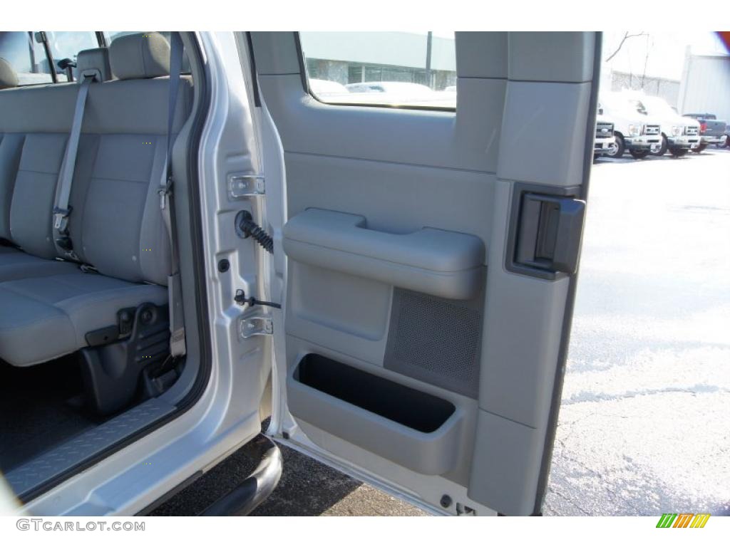 2004 F150 STX SuperCab 4x4 - Silver Metallic / Black/Medium Flint photo #10