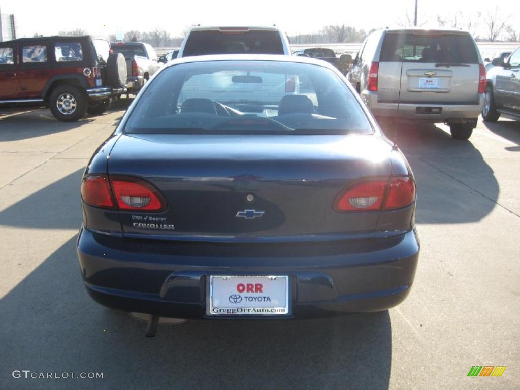 2002 Cavalier Sedan - Indigo Blue Metallic / Graphite photo #6