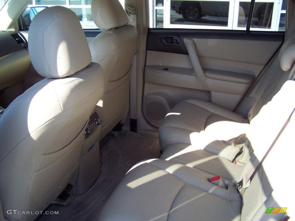 2010 Highlander V6 - Blizzard White Pearl / Sand Beige photo #7