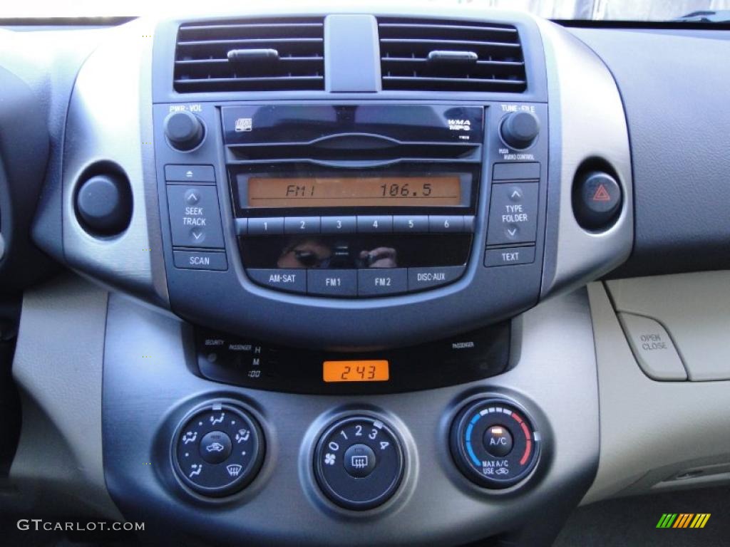 2010 Toyota RAV4 I4 Controls Photo #42899697