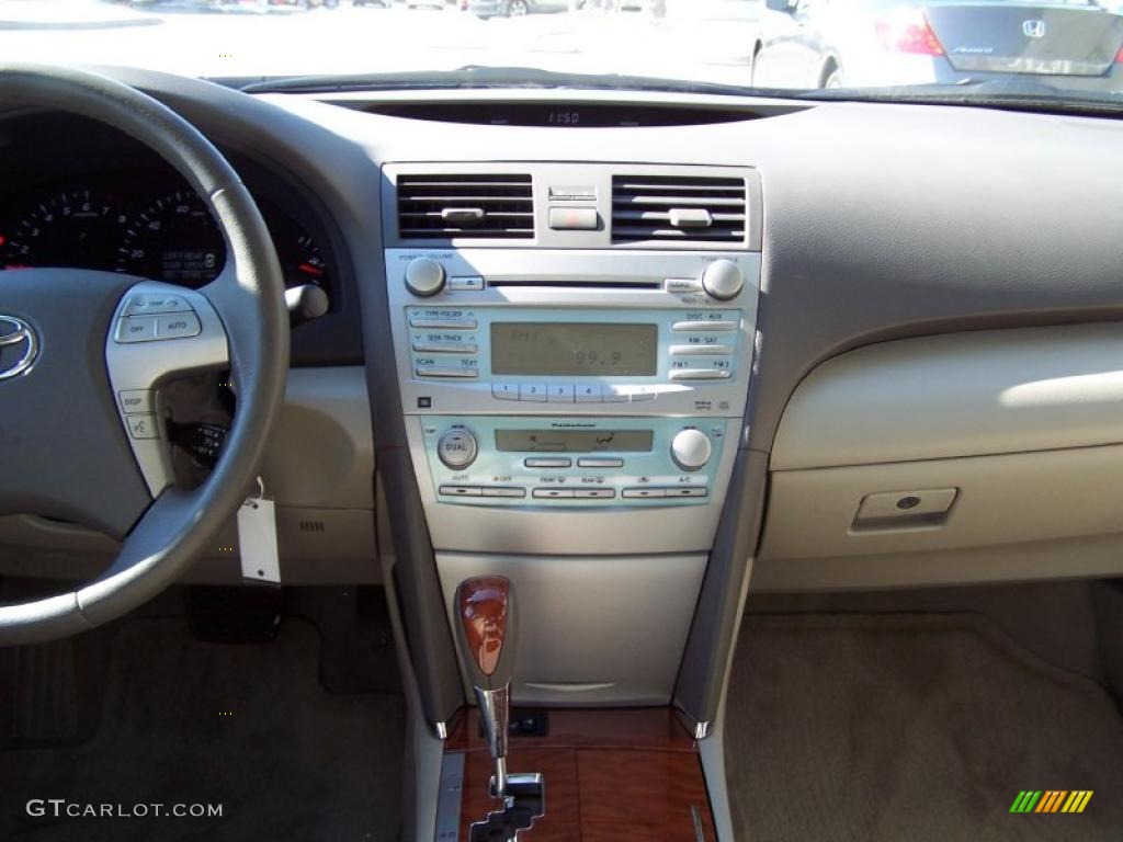 2008 Camry XLE - Super White / Ash photo #8