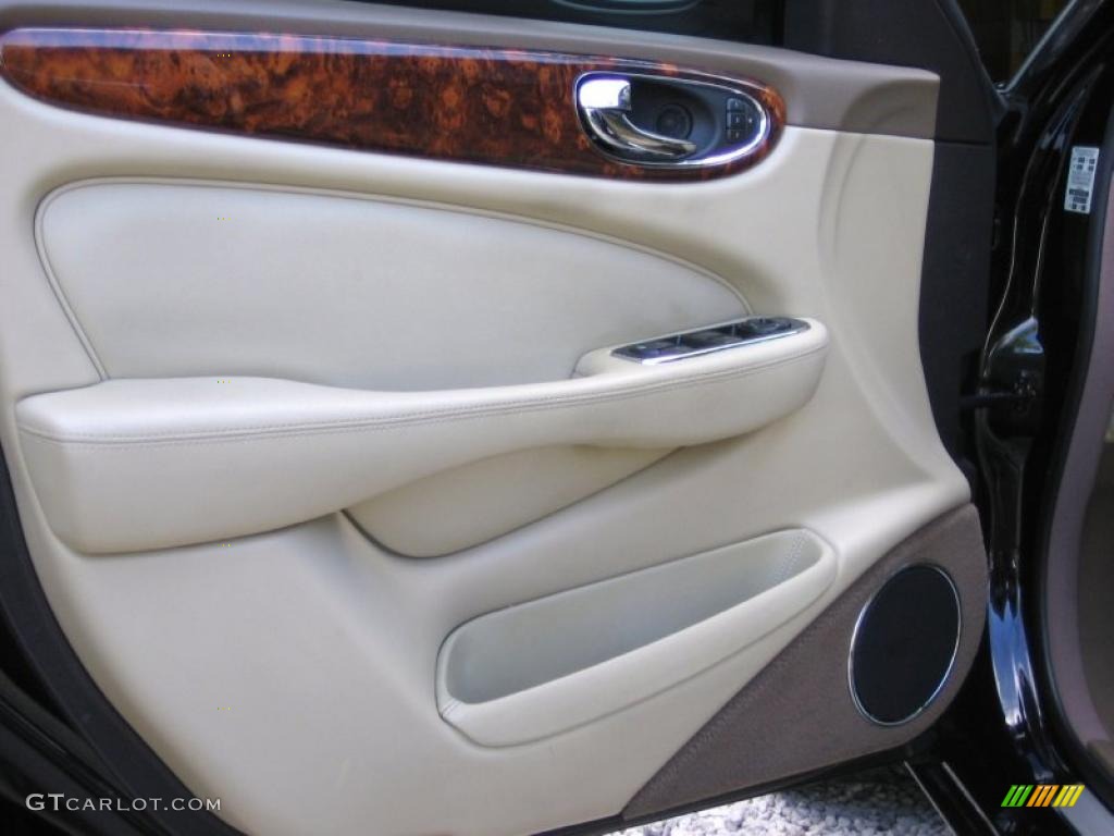 2005 Jaguar XJ XJ8 L Barley Door Panel Photo #42906257