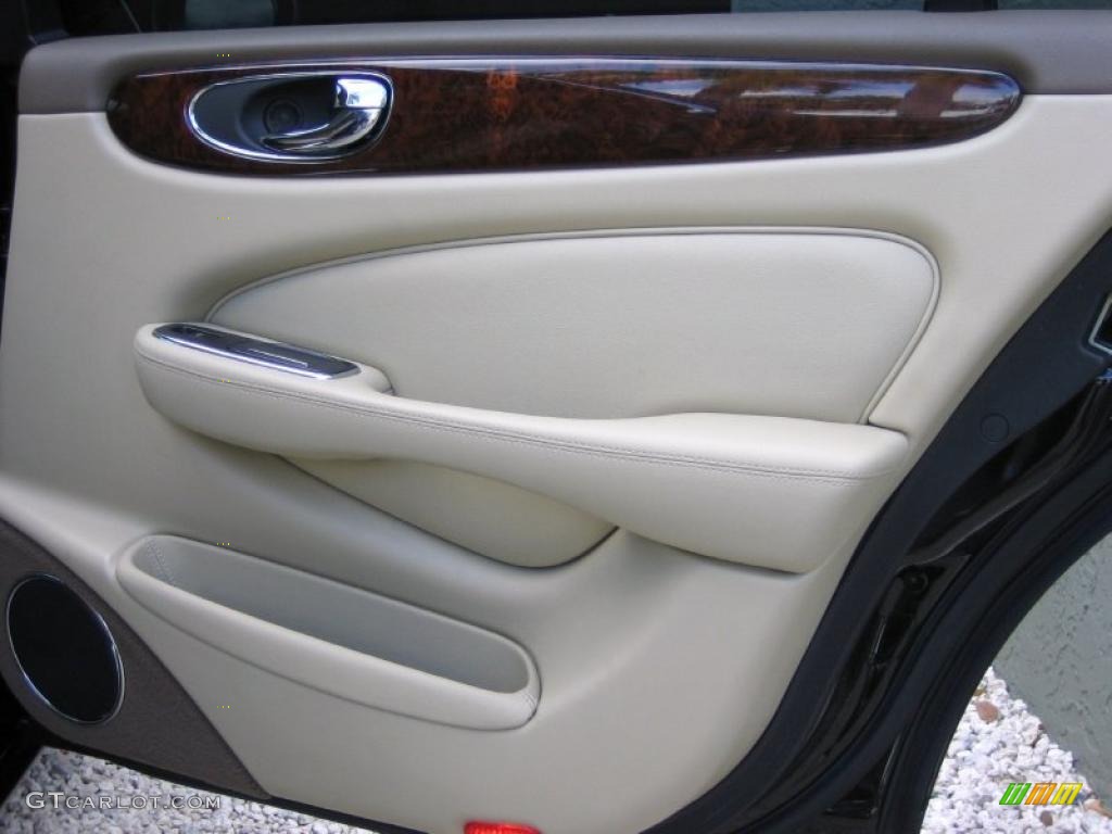 2005 Jaguar XJ XJ8 L Barley Door Panel Photo #42906297