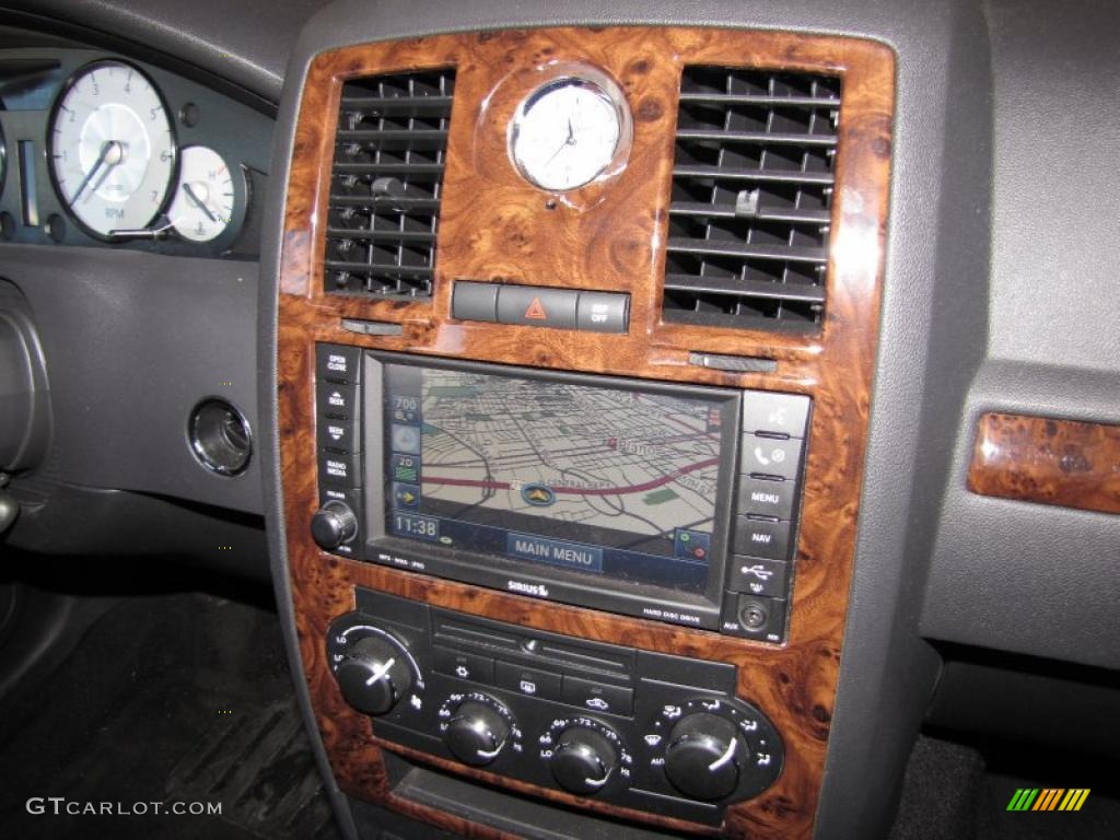 2009 Chrysler 300 Touring Controls Photos
