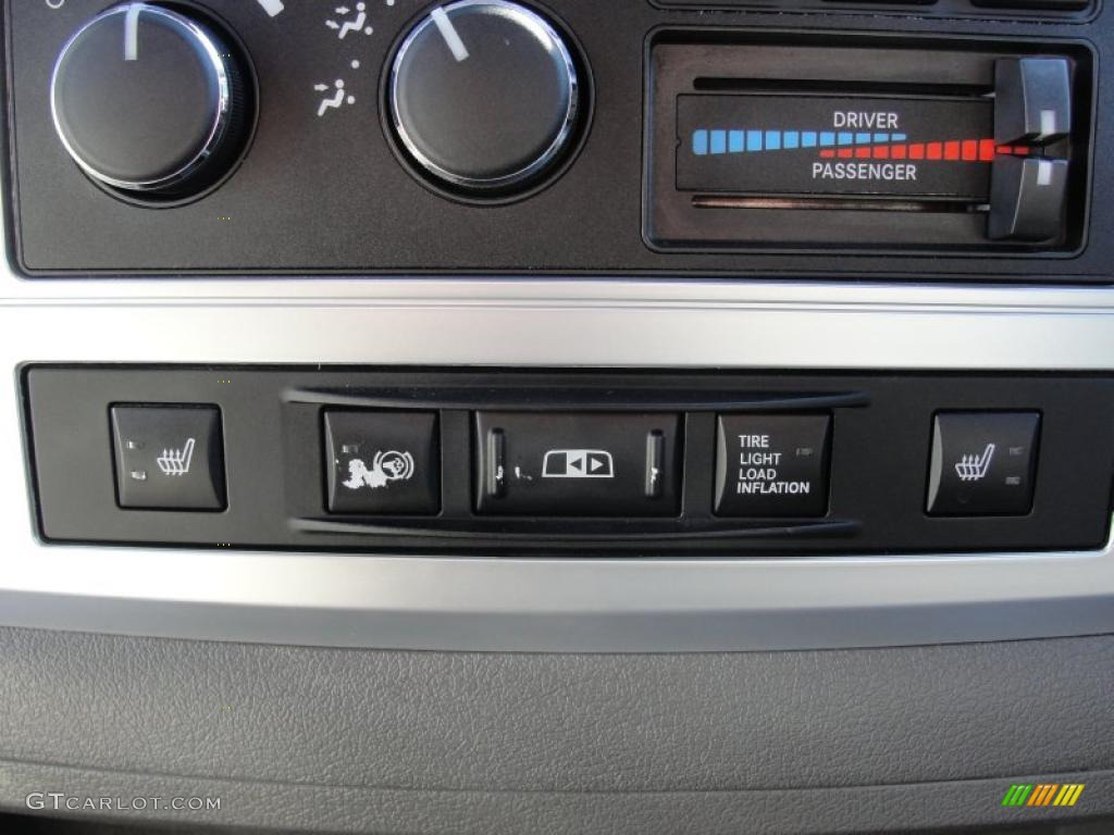 2009 Dodge Ram 2500 Laramie Mega Cab 4x4 Controls Photo #42922370