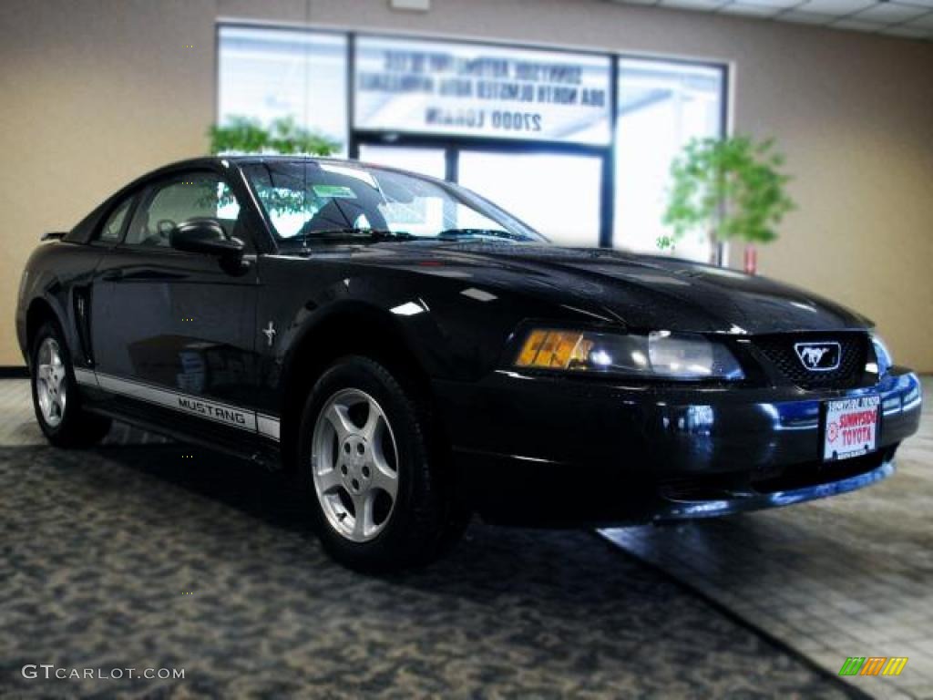 2002 Mustang V6 Coupe - Black / Dark Charcoal photo #1