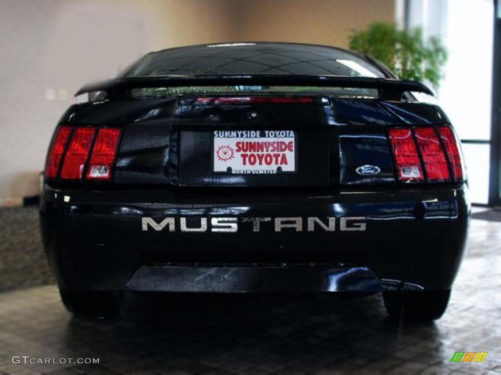 2002 Mustang V6 Coupe - Black / Dark Charcoal photo #6