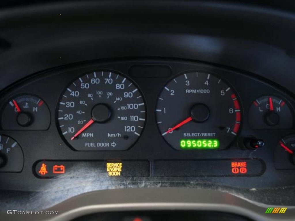 2002 Ford Mustang V6 Coupe Gauges Photo #42923704