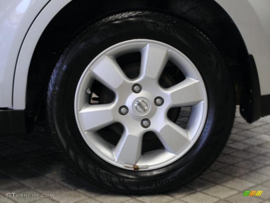 2008 Nissan Versa 1.8 SL Hatchback Wheel Photos