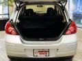 Brilliant Silver - Versa 1.8 SL Hatchback Photo No. 18