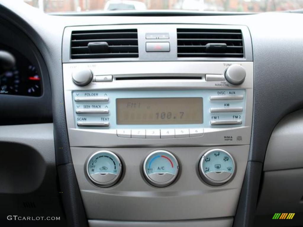 2009 Toyota Camry LE Controls Photo #42927032