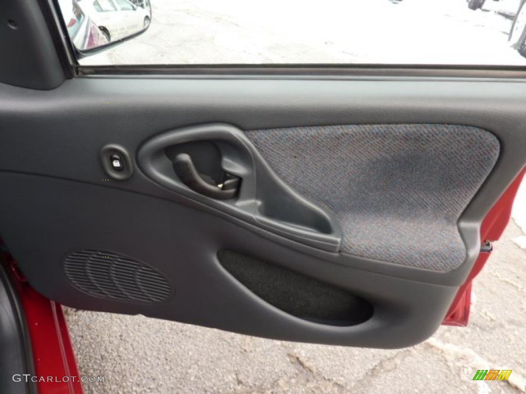 2000 Chevrolet Cavalier LS Sedan Door Panel Photos