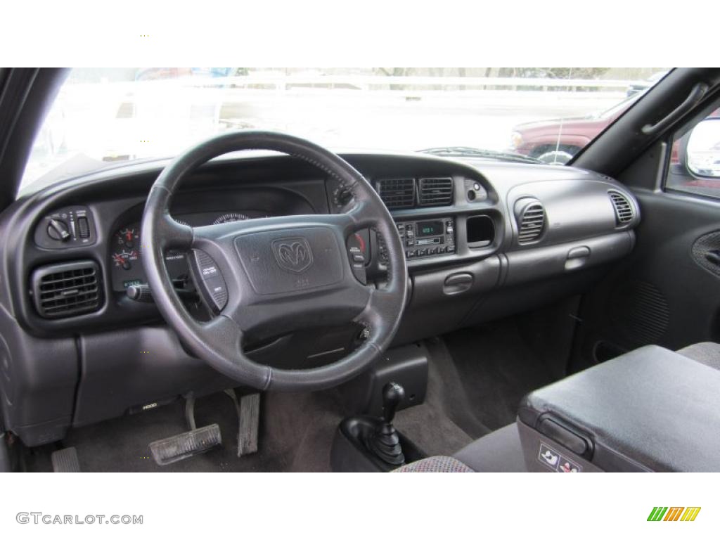 2001 Dodge Ram 1500 Sport Club Cab 4x4 Agate Dashboard Photo #42931663