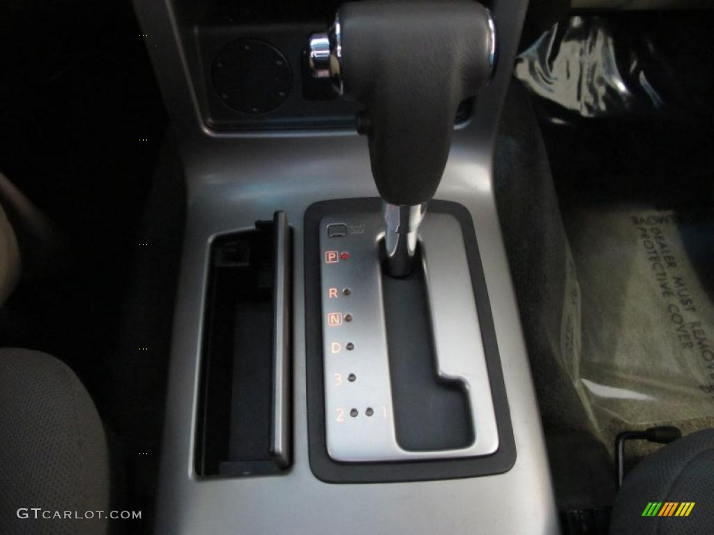 2005 Nissan Pathfinder SE Transmission Photos