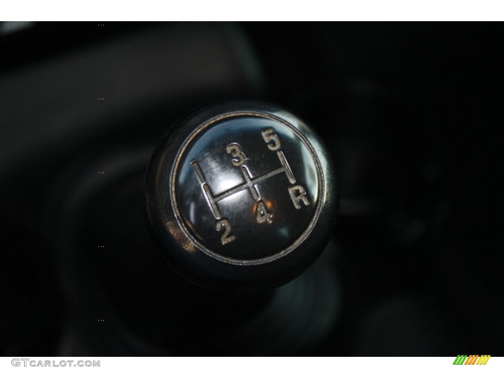 2004 Ford Ranger XLT SuperCab 4x4 Transmission Photos